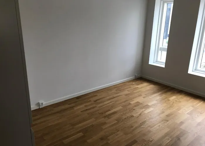 Big In Shared With King Size Bed *