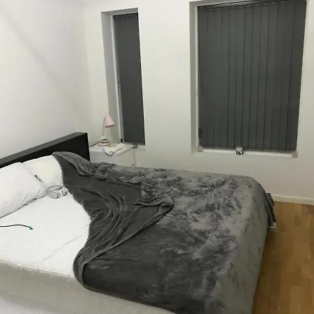 Lägenhet Big In Shared With King Size Bed *